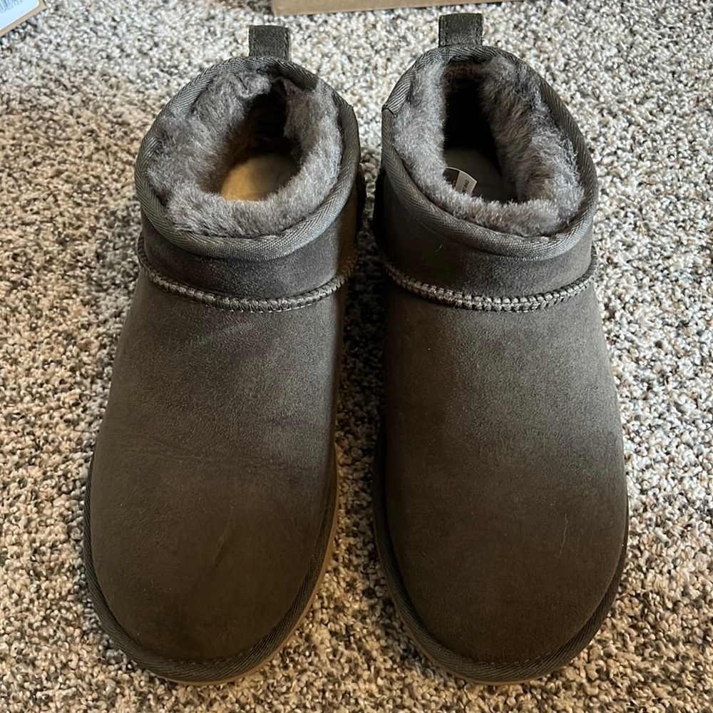 Ugg classic ultra minis. Women’s size 7. Color slate.